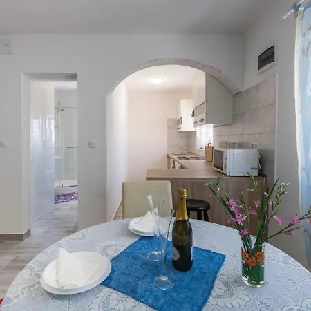 Two-bedroom In * Peruški